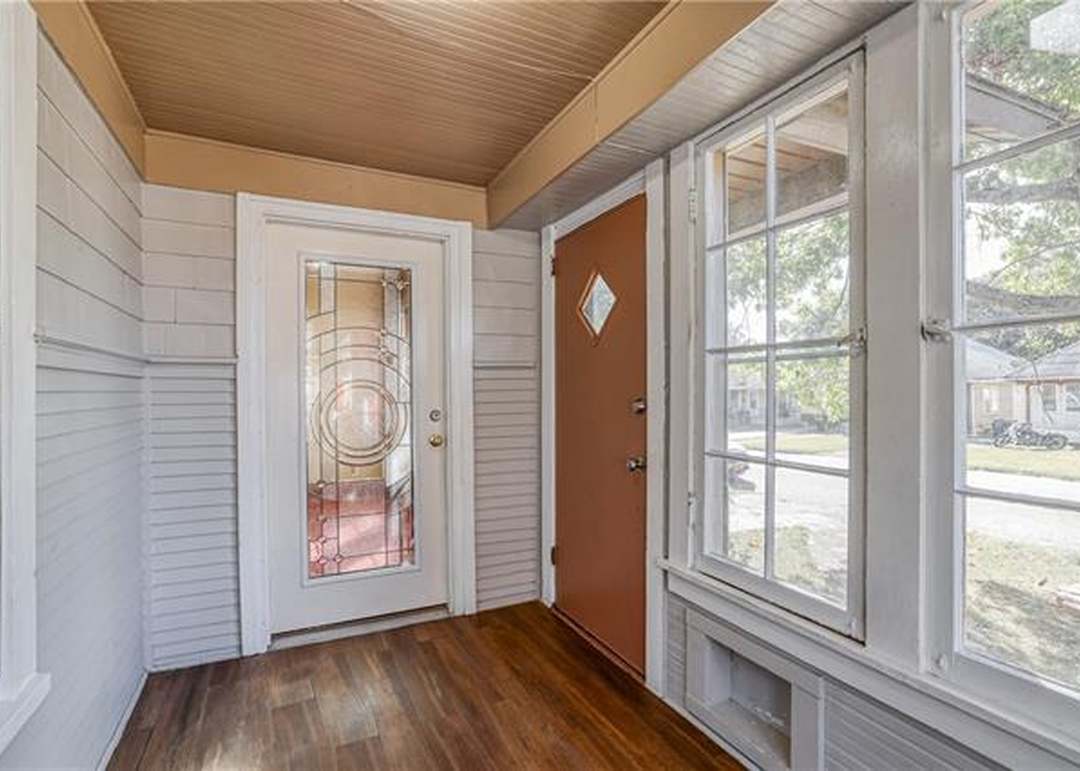 1904 Armstrong Avenue — photo 12