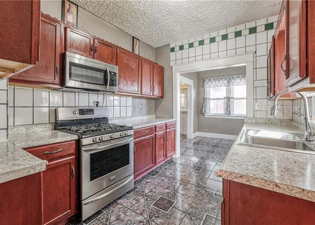 1904 Armstrong Avenue — photo 17