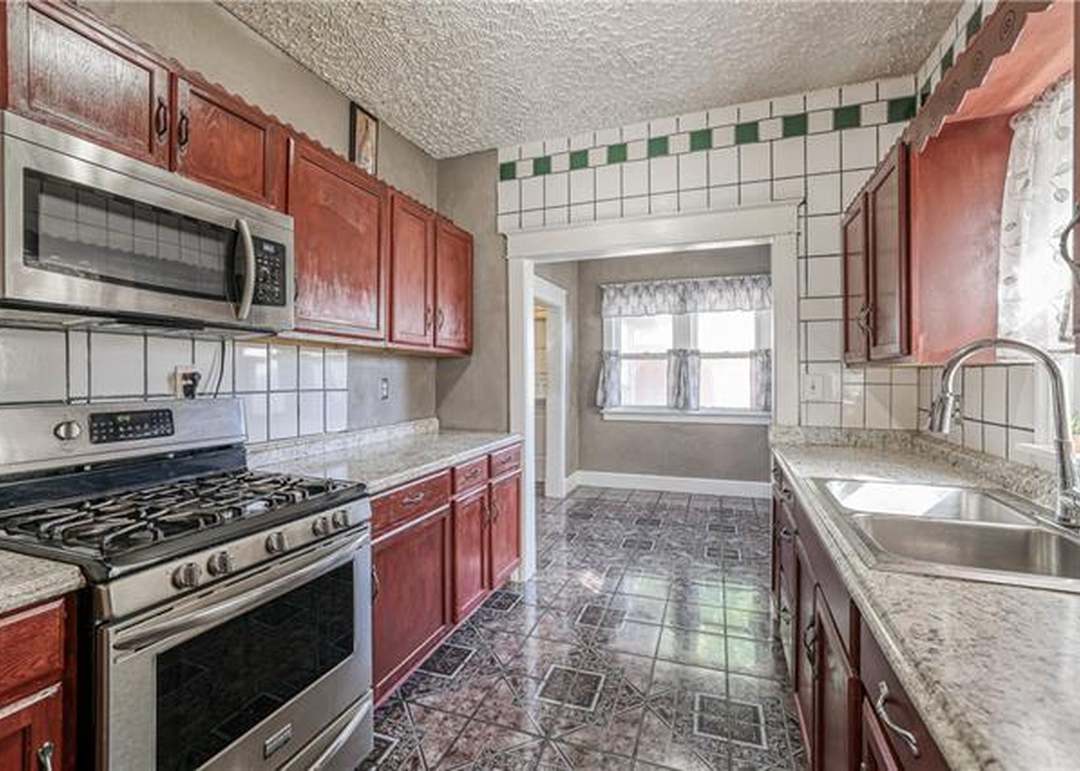 1904 Armstrong Avenue — photo 18