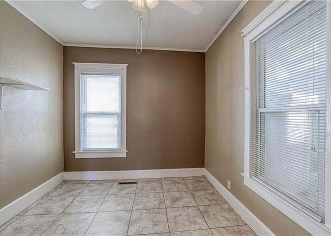 1904 Armstrong Avenue — photo 23