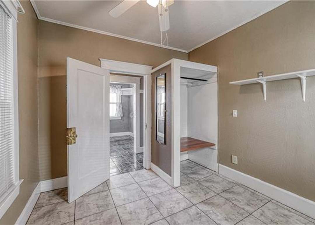 1904 Armstrong Avenue — photo 24
