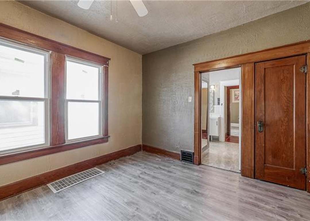 1904 Armstrong Avenue — photo 28