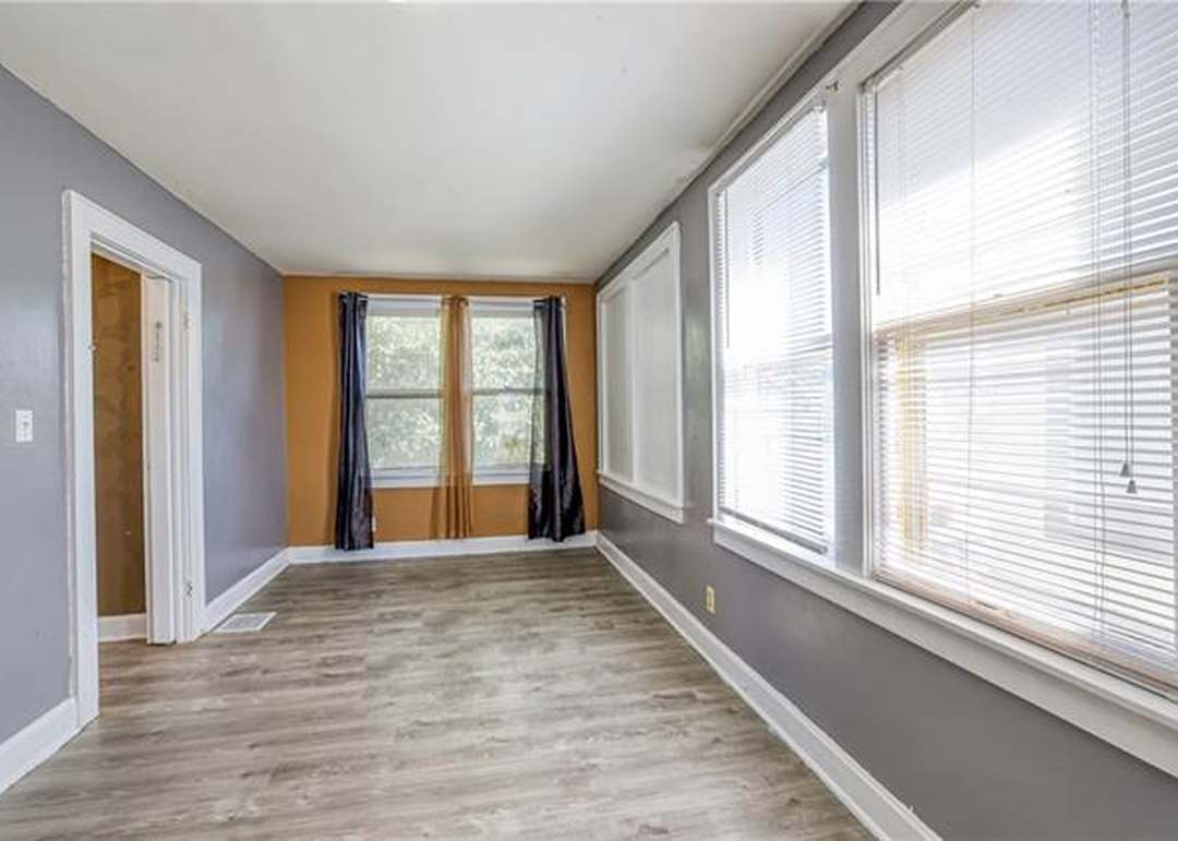 1904 Armstrong Avenue — photo 31