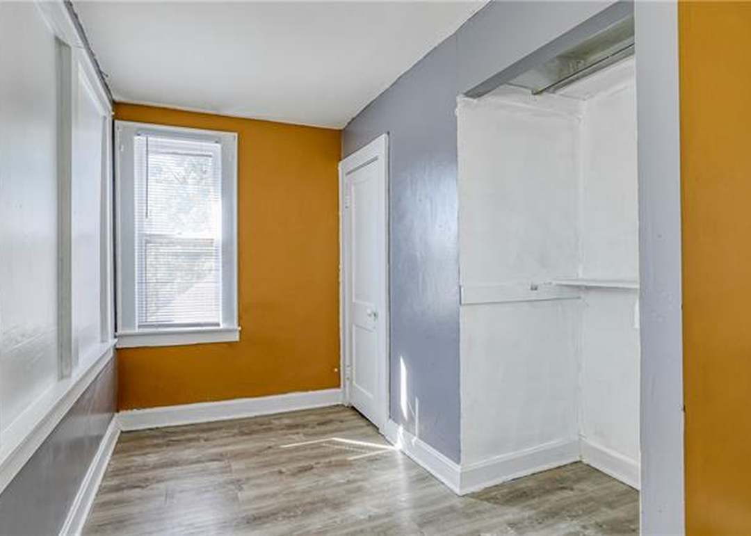 1904 Armstrong Avenue — photo 34