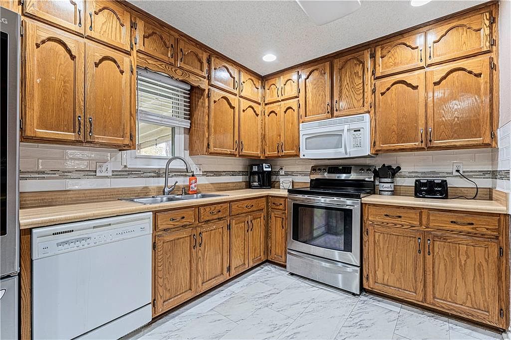 1912 SE Piccadilly Street — photo 12