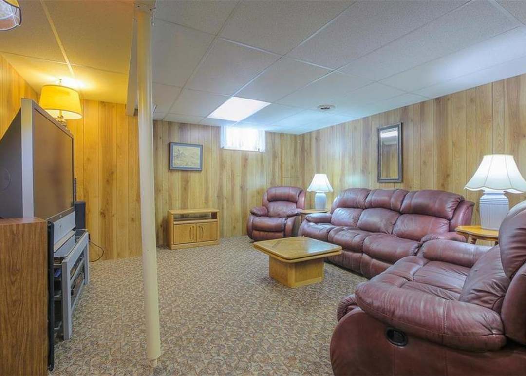 1946 E Frontier Lane — photo 3