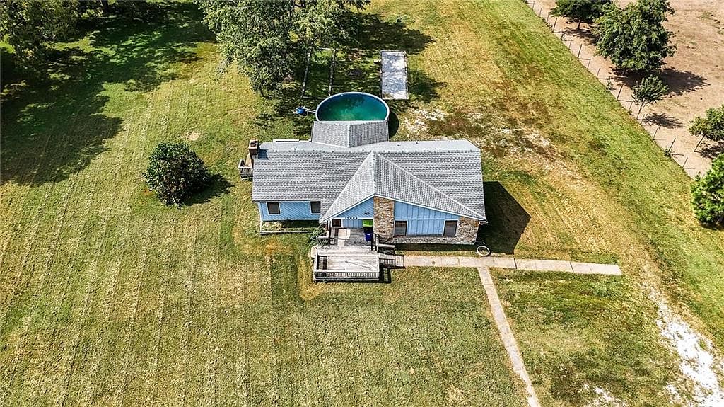 19904 S Pickering Road — photo 1