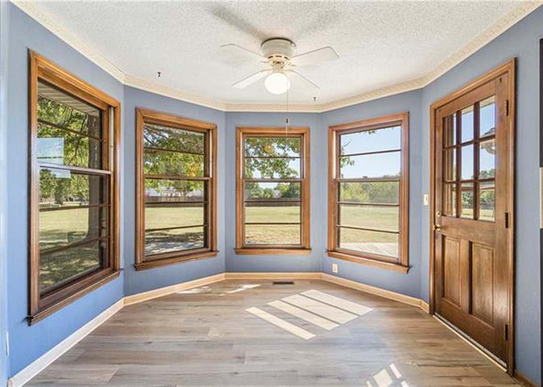 19905 Travis Lane — photo 4