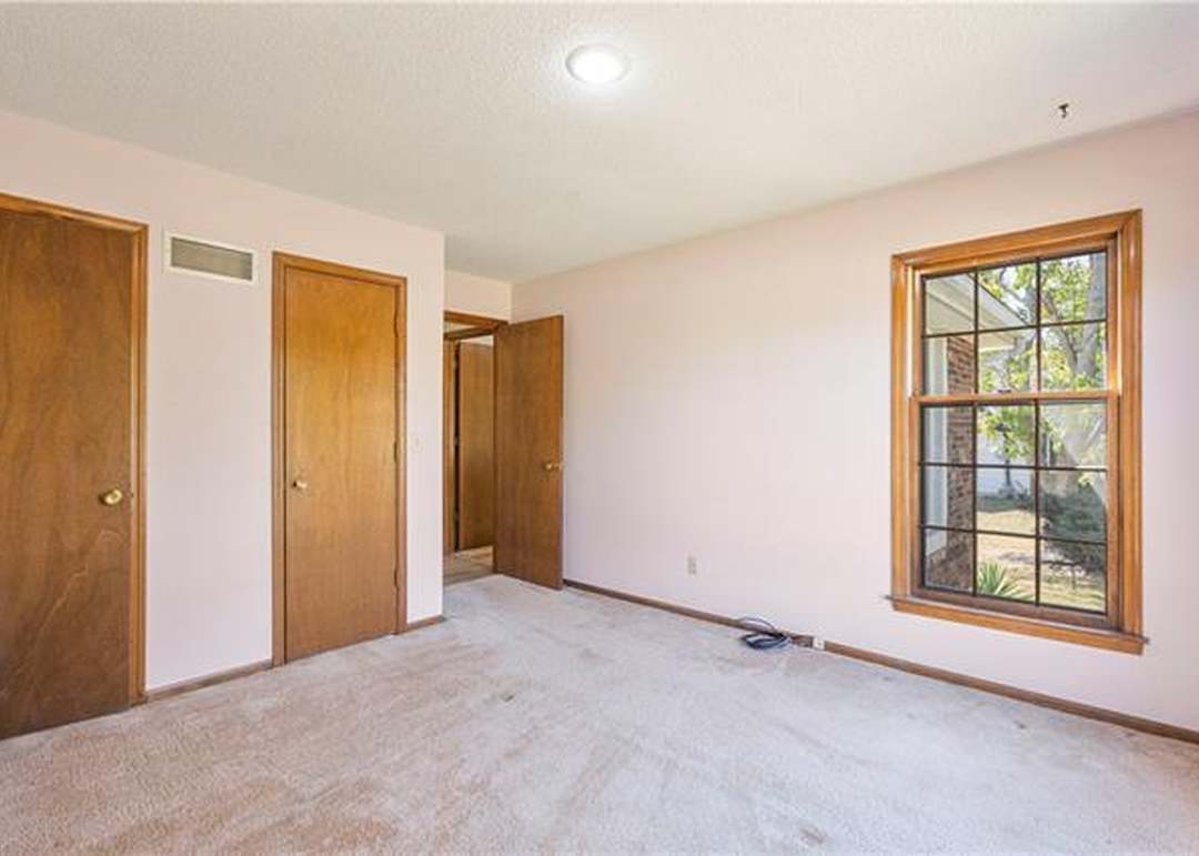 19905 Travis Lane — photo 5