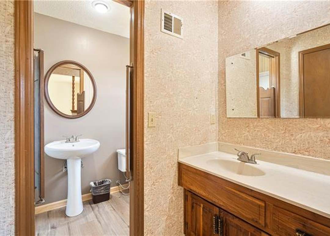 19905 Travis Lane — photo 7