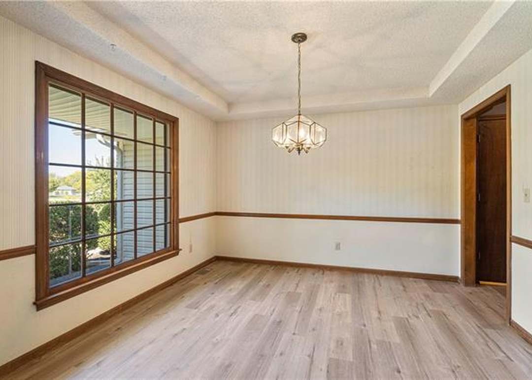 19905 Travis Lane — photo 13