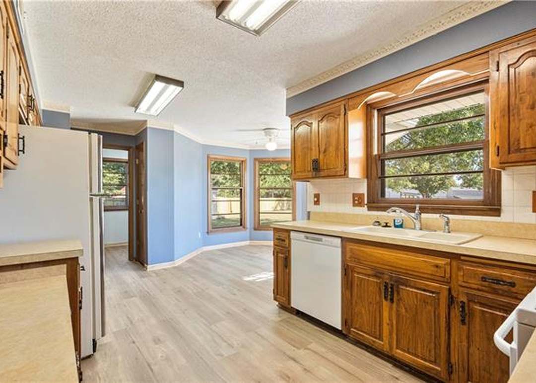 19905 Travis Lane — photo 17