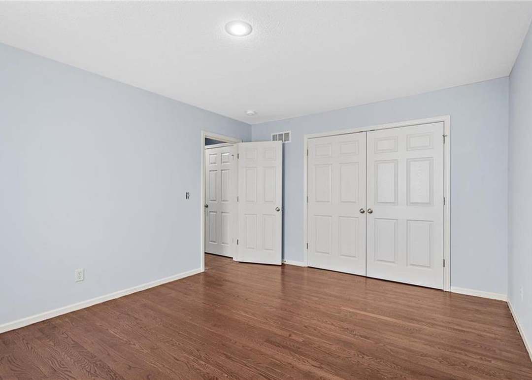 2000 Curtis Drive — photo 4