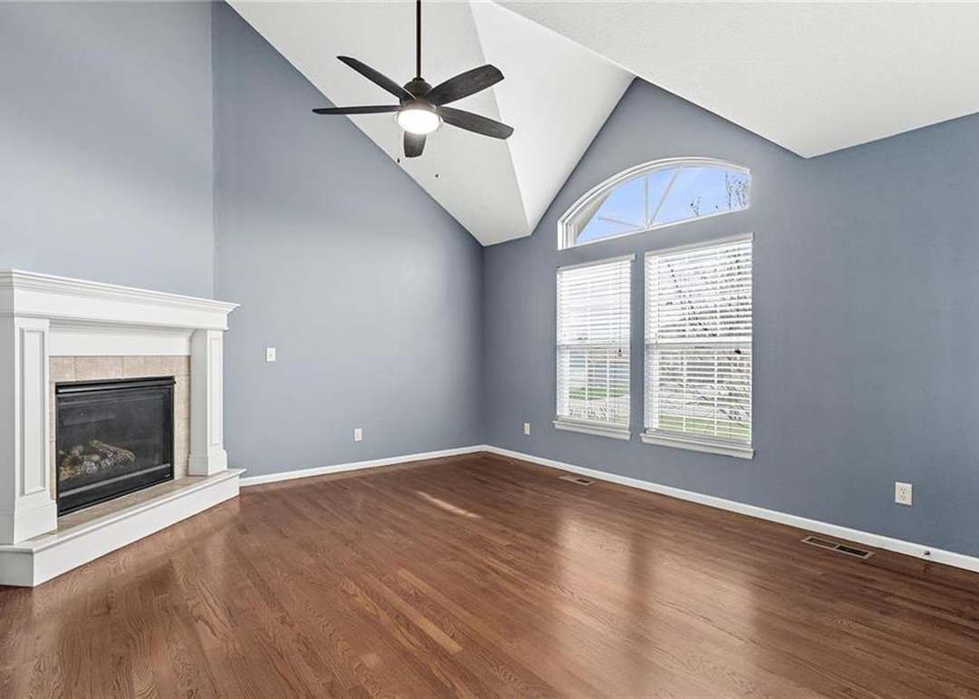 2000 Curtis Drive — photo 14