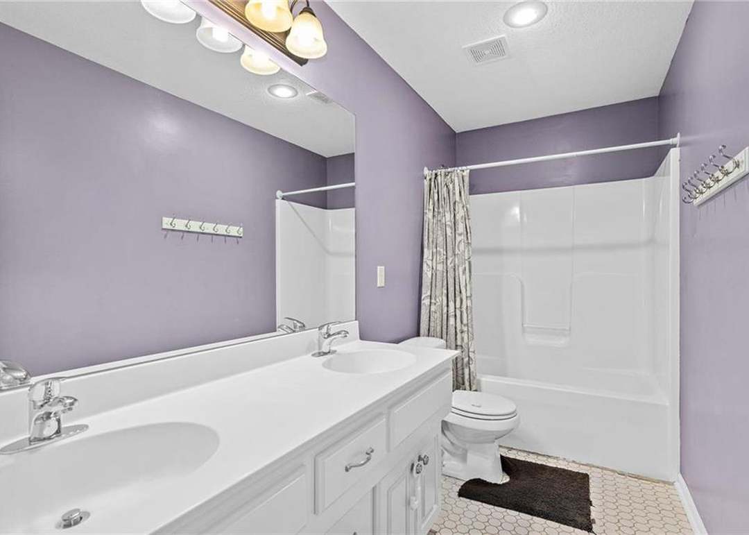 2000 Curtis Drive — photo 25