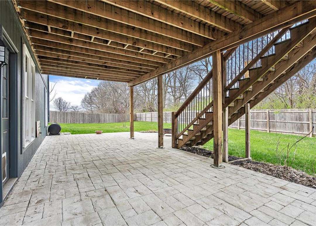 2000 Curtis Drive — photo 41