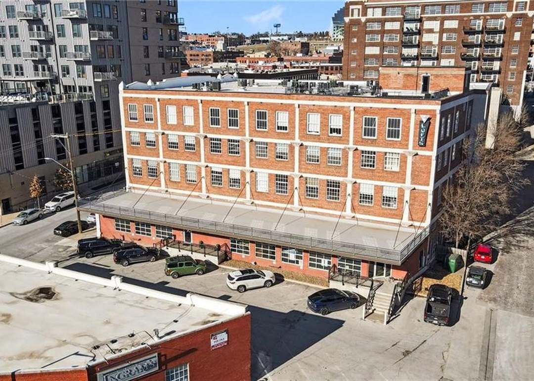 2029 Wyandotte Street — photo 11