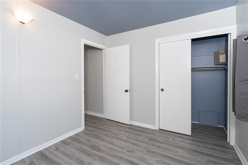 203 & 207 E 9th Street — photo 22