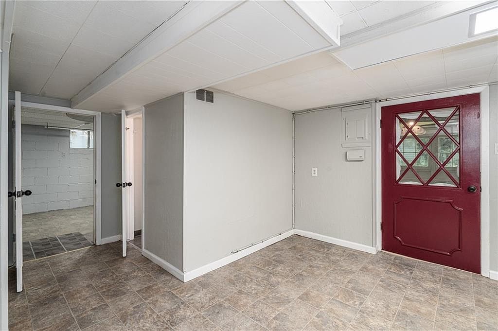 203 & 207 E 9th Street — photo 33