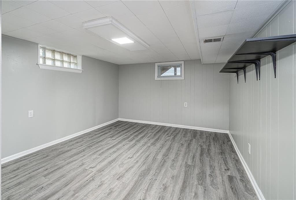 203 & 207 E 9th Street — photo 34