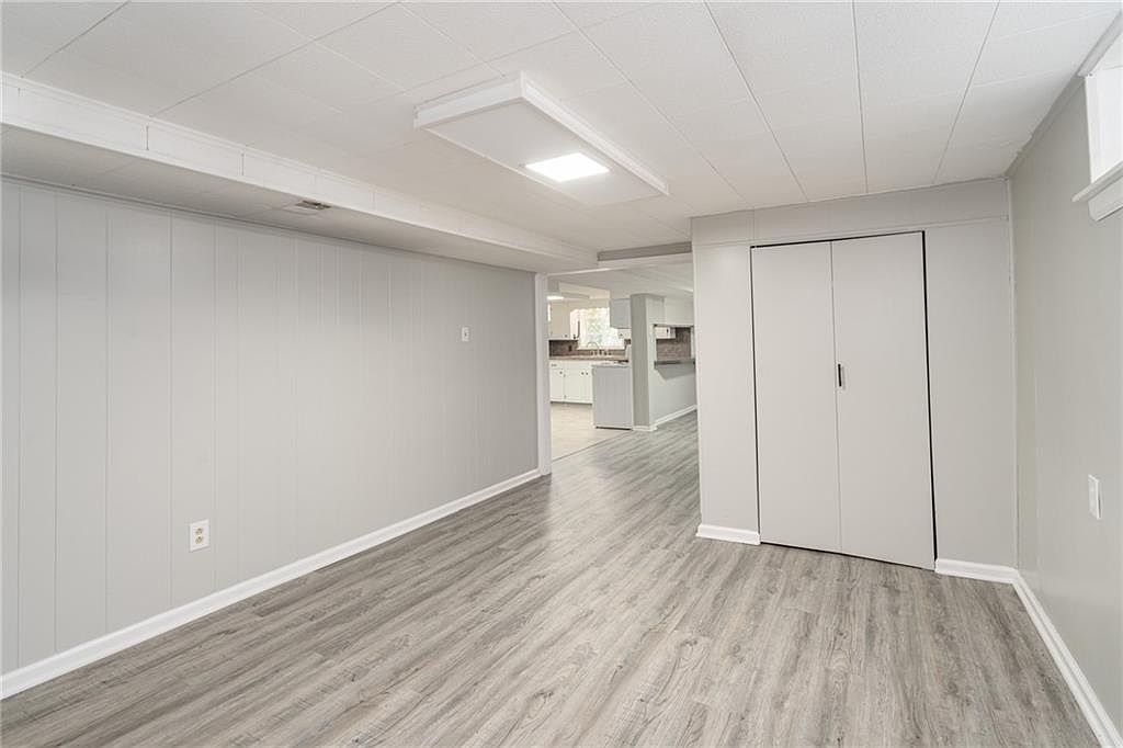 203 & 207 E 9th Street — photo 35