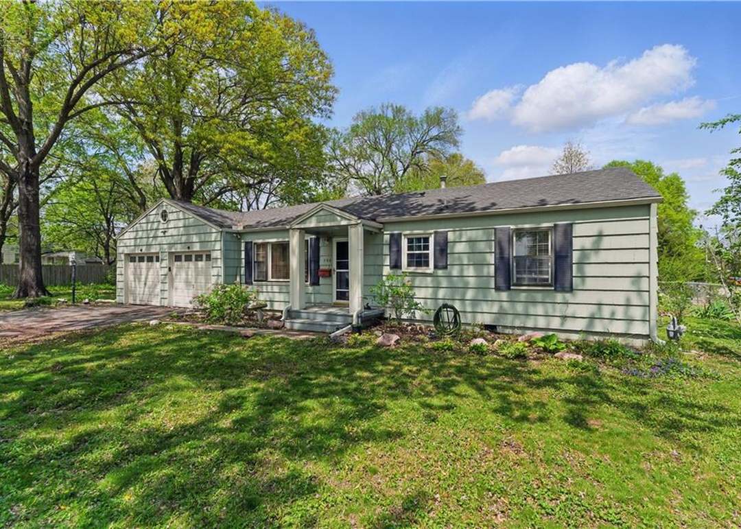 204 E Oak Street — photo 11