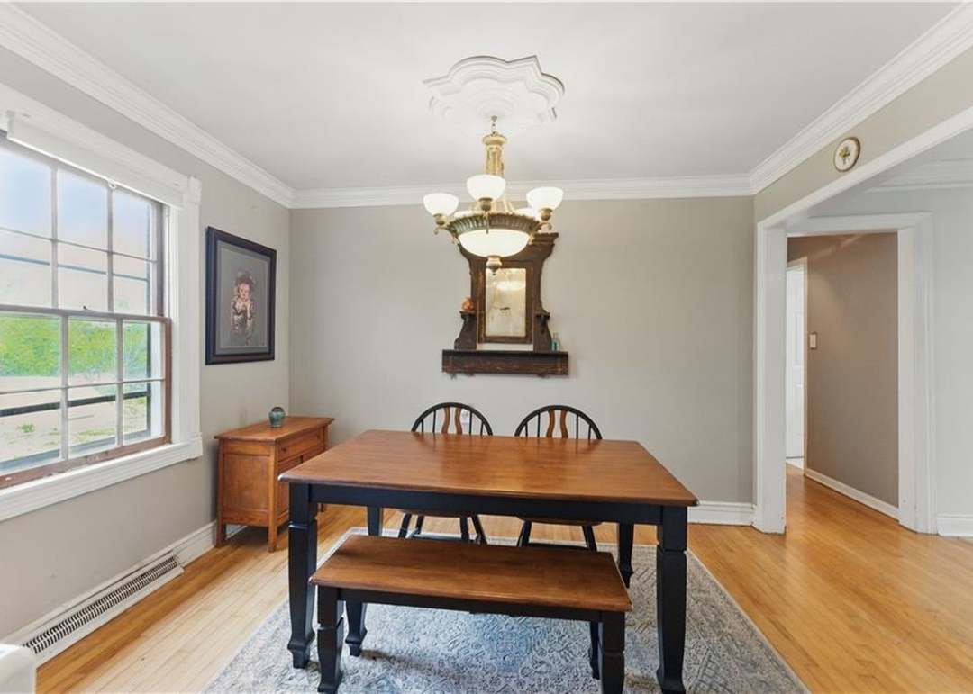 204 E Oak Street — photo 28