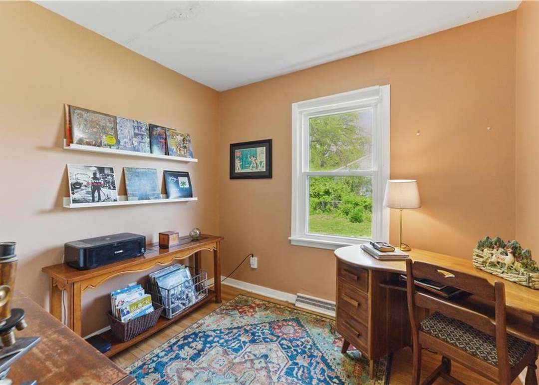 204 E Oak Street — photo 32