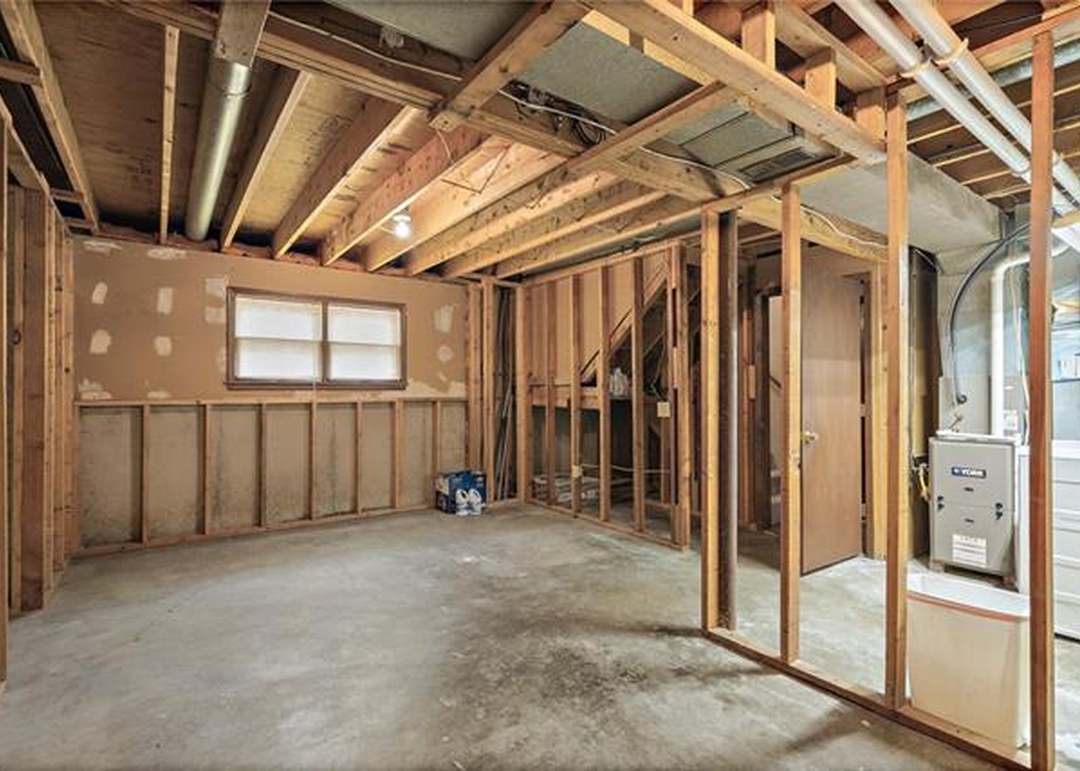 204 Saint Charles Street — photo 20