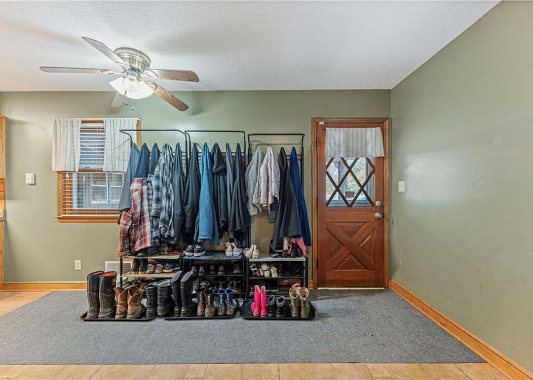 20405 E Blue Mills Road — photo 4