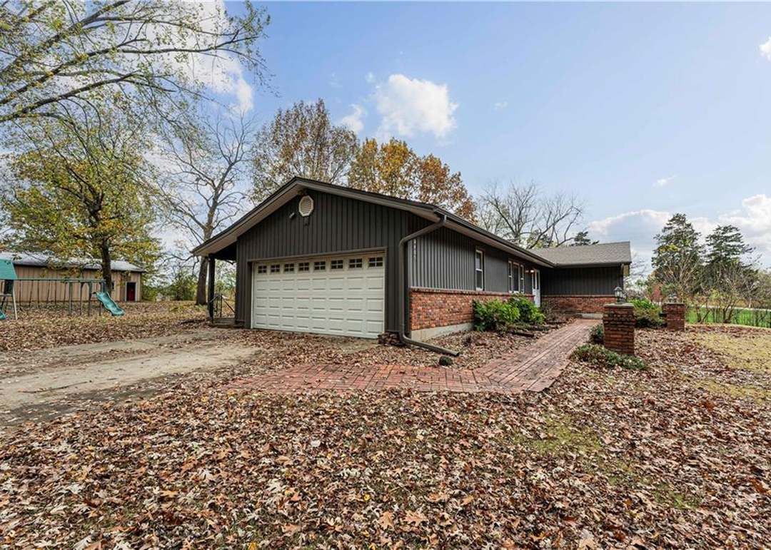 20405 E Blue Mills Road — photo 10