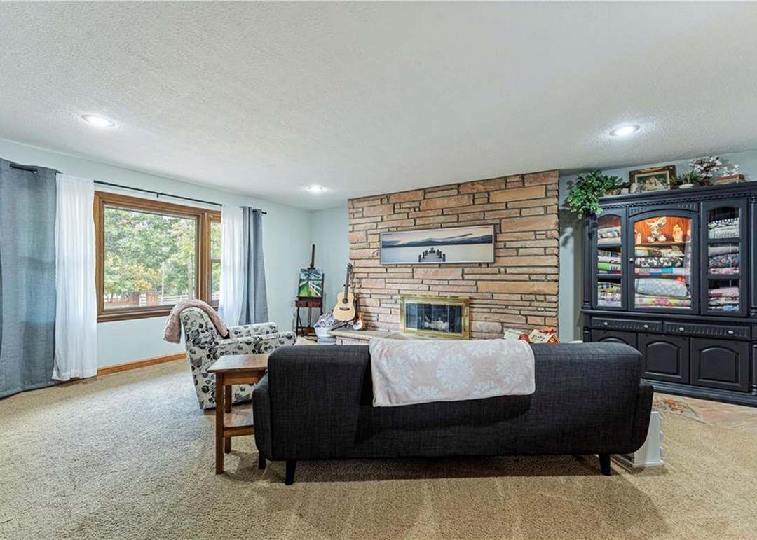 20405 E Blue Mills Road — photo 12