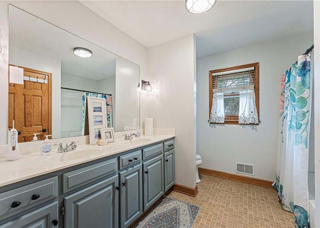 20405 E Blue Mills Road — photo 21