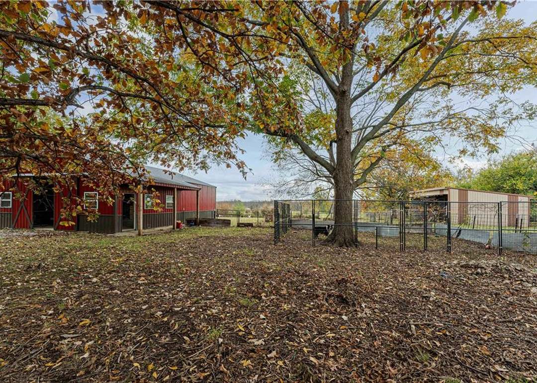 20405 E Blue Mills Road — photo 40