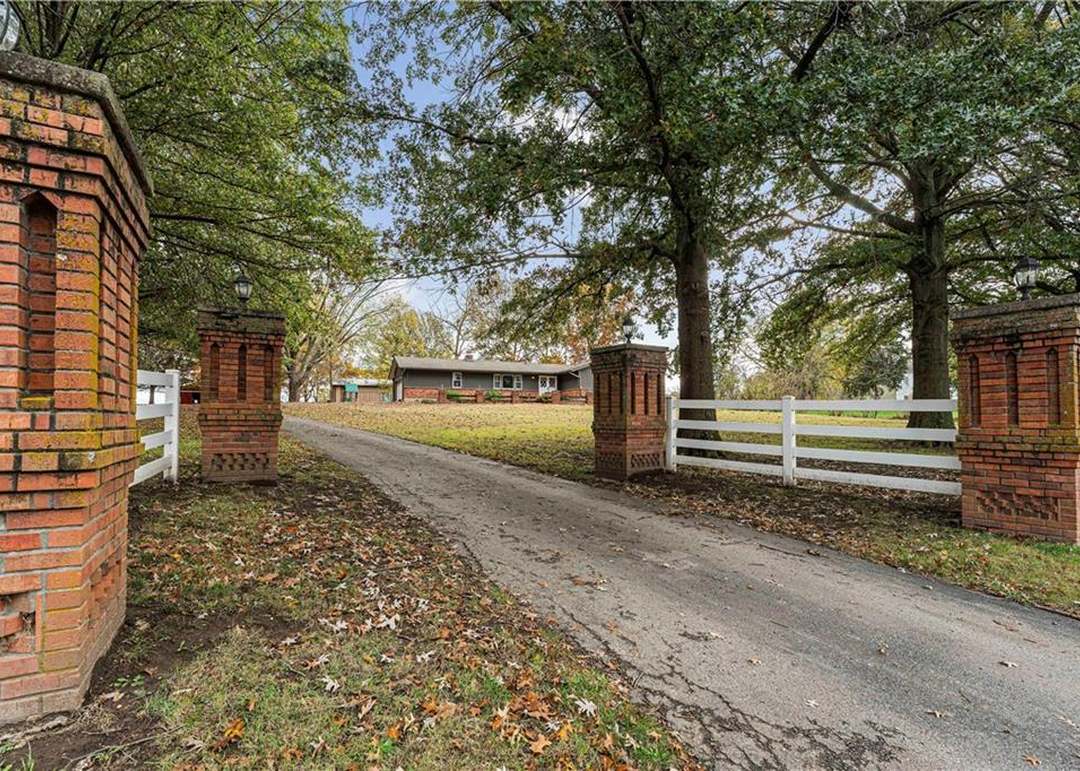 20405 E Blue Mills Road — photo 43