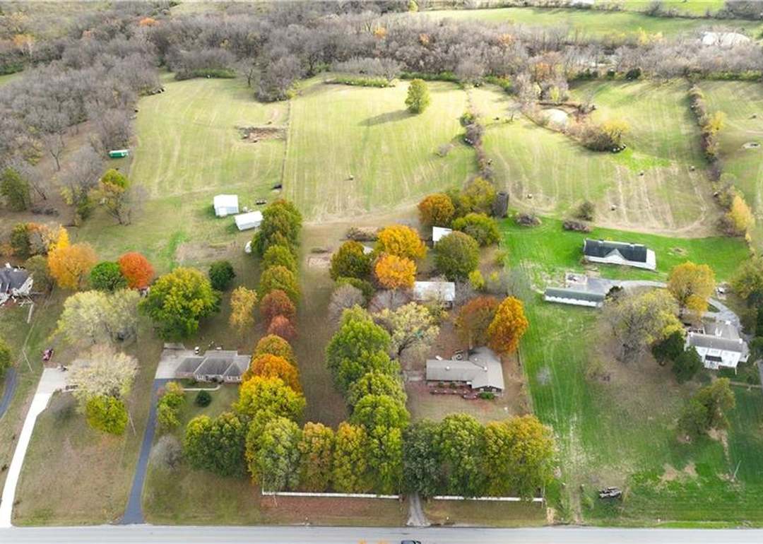 20405 E Blue Mills Road — photo 49