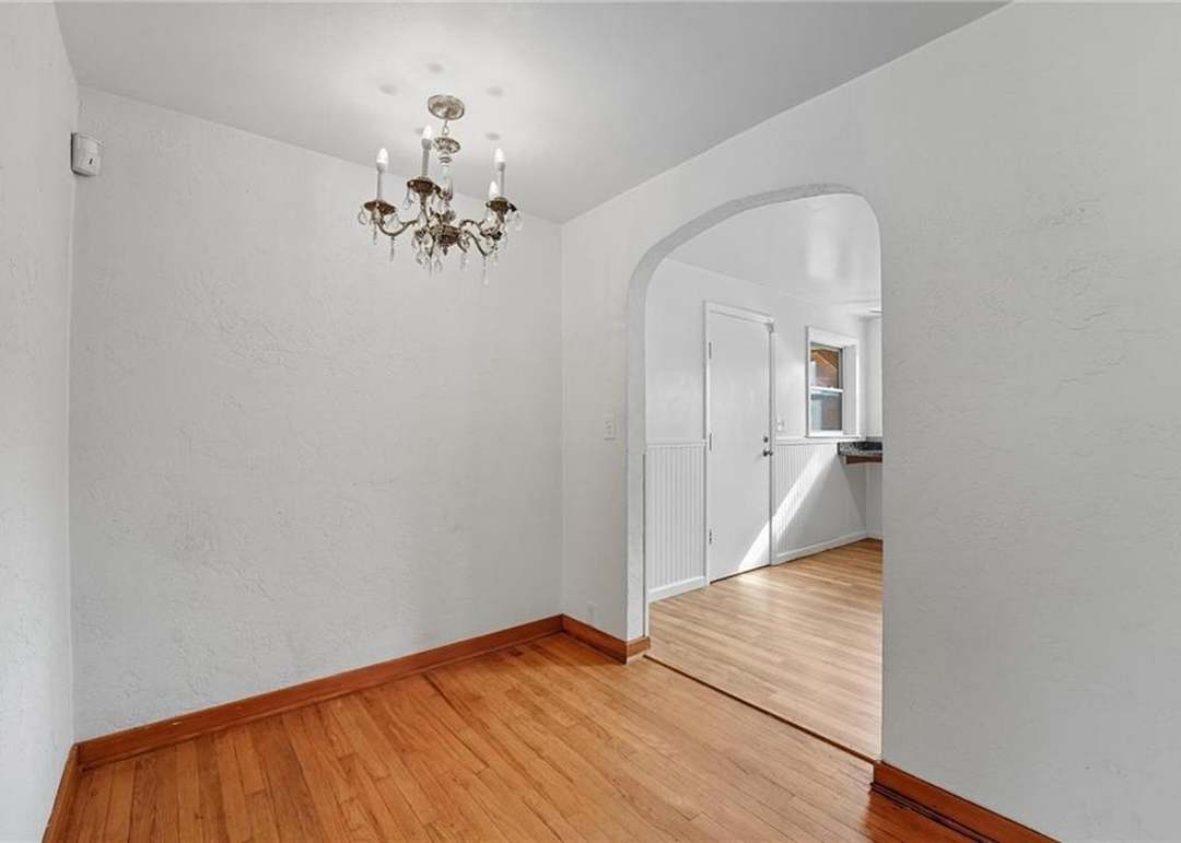 207 N Hawthorne Avenue — photo 9