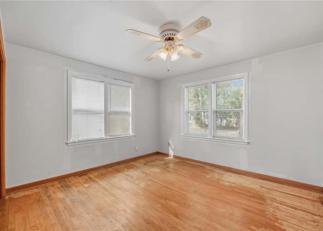 207 N Hawthorne Avenue — photo 17