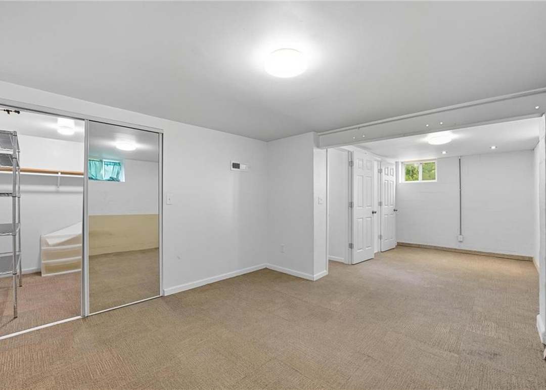 207 N Hawthorne Avenue — photo 22