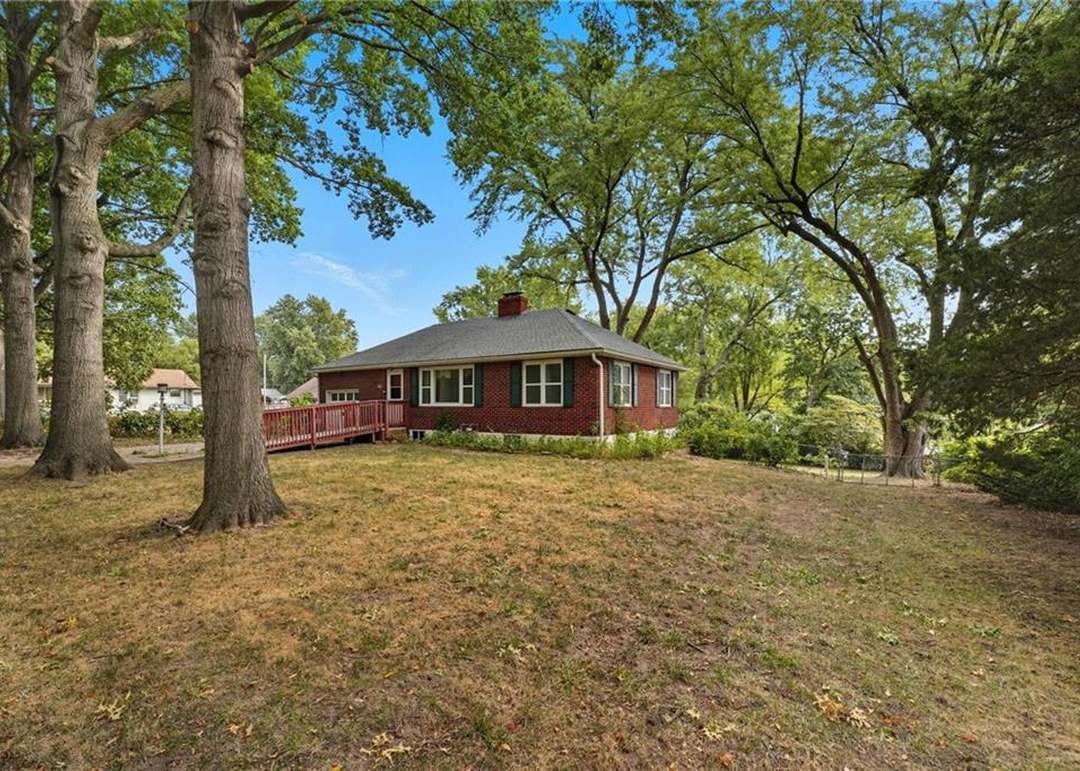 207 N Hawthorne Avenue — photo 29