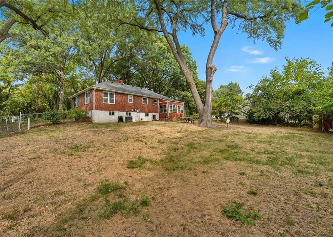 207 N Hawthorne Avenue — photo 31