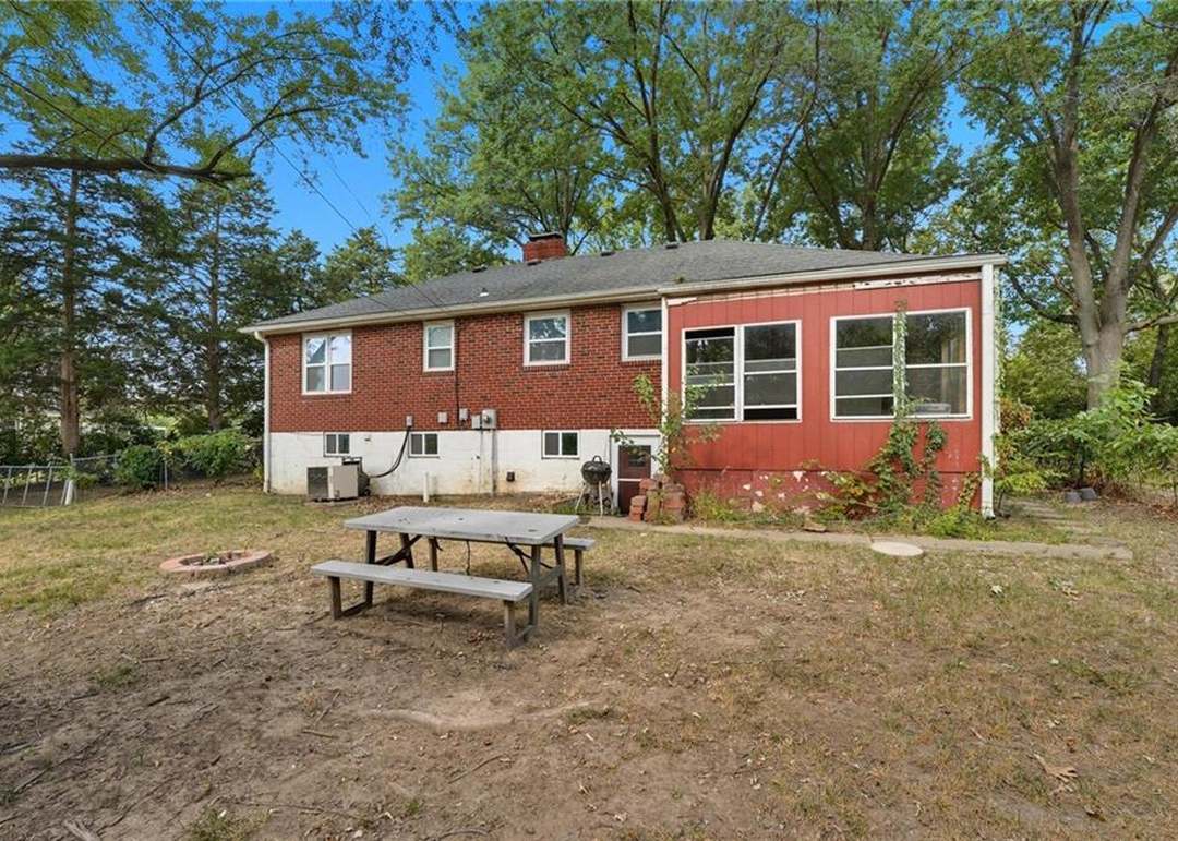 207 N Hawthorne Avenue — photo 33
