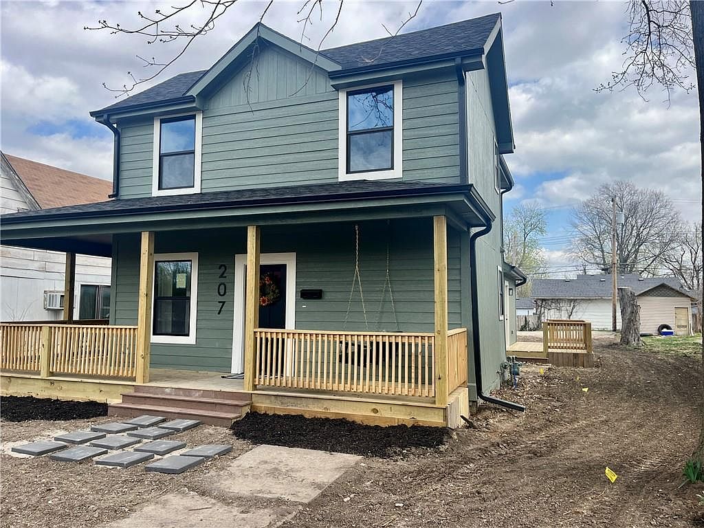 207 S Cedar Street — photo 3