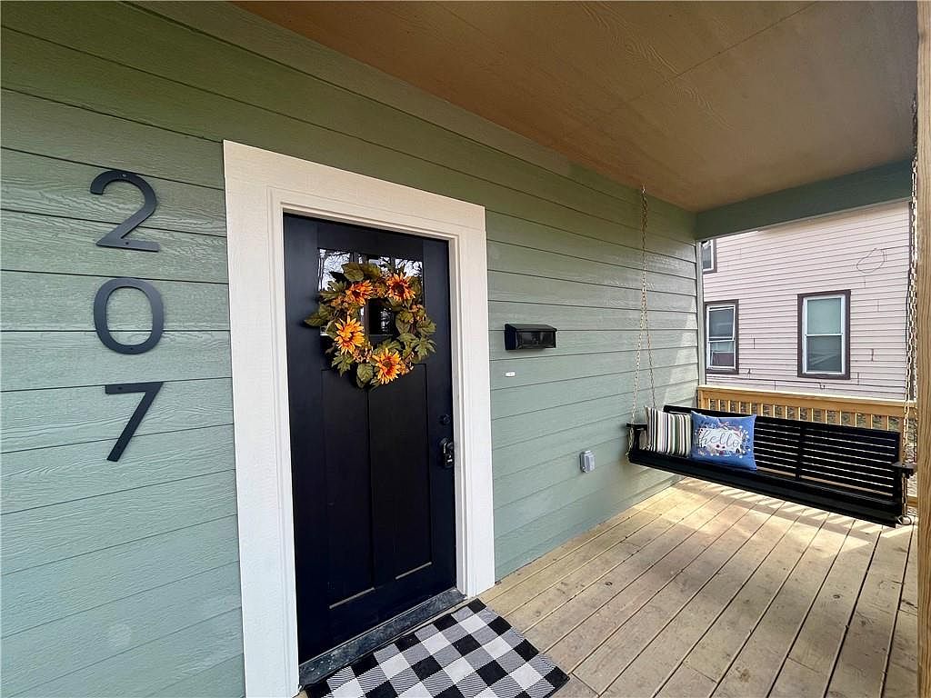 207 S Cedar Street — photo 4