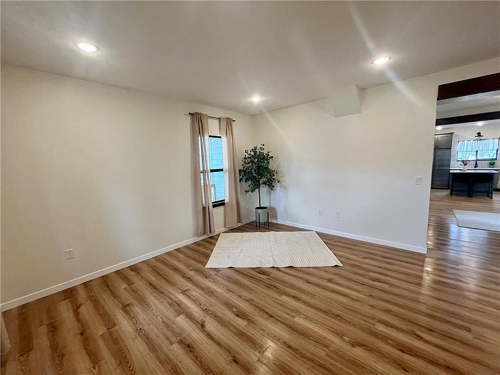 207 S Cedar Street — photo 7
