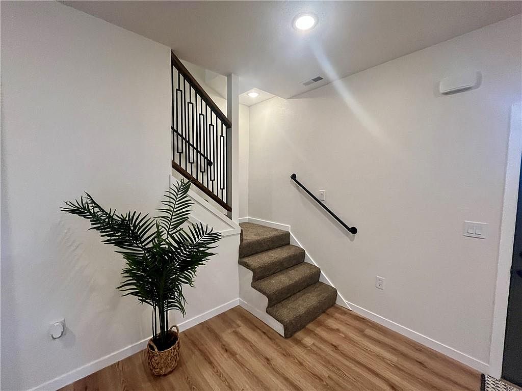 207 S Cedar Street — photo 9