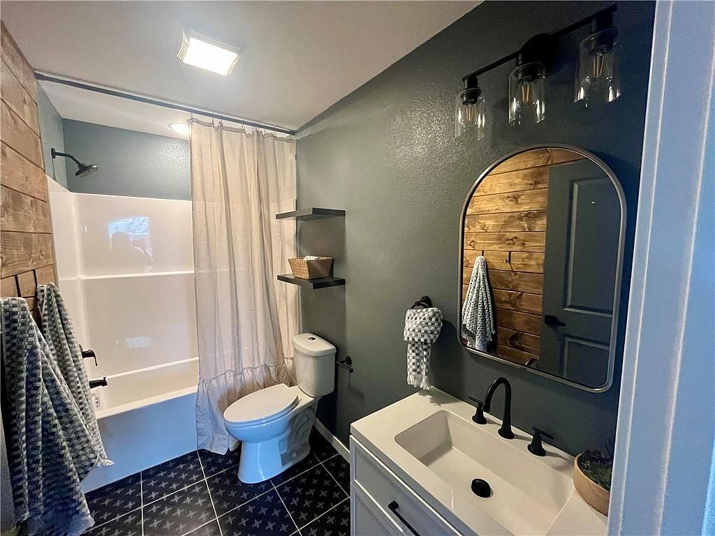 207 S Cedar Street — photo 19