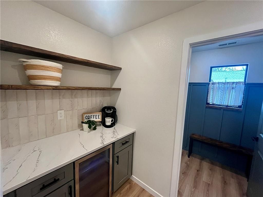 207 S Cedar Street — photo 27