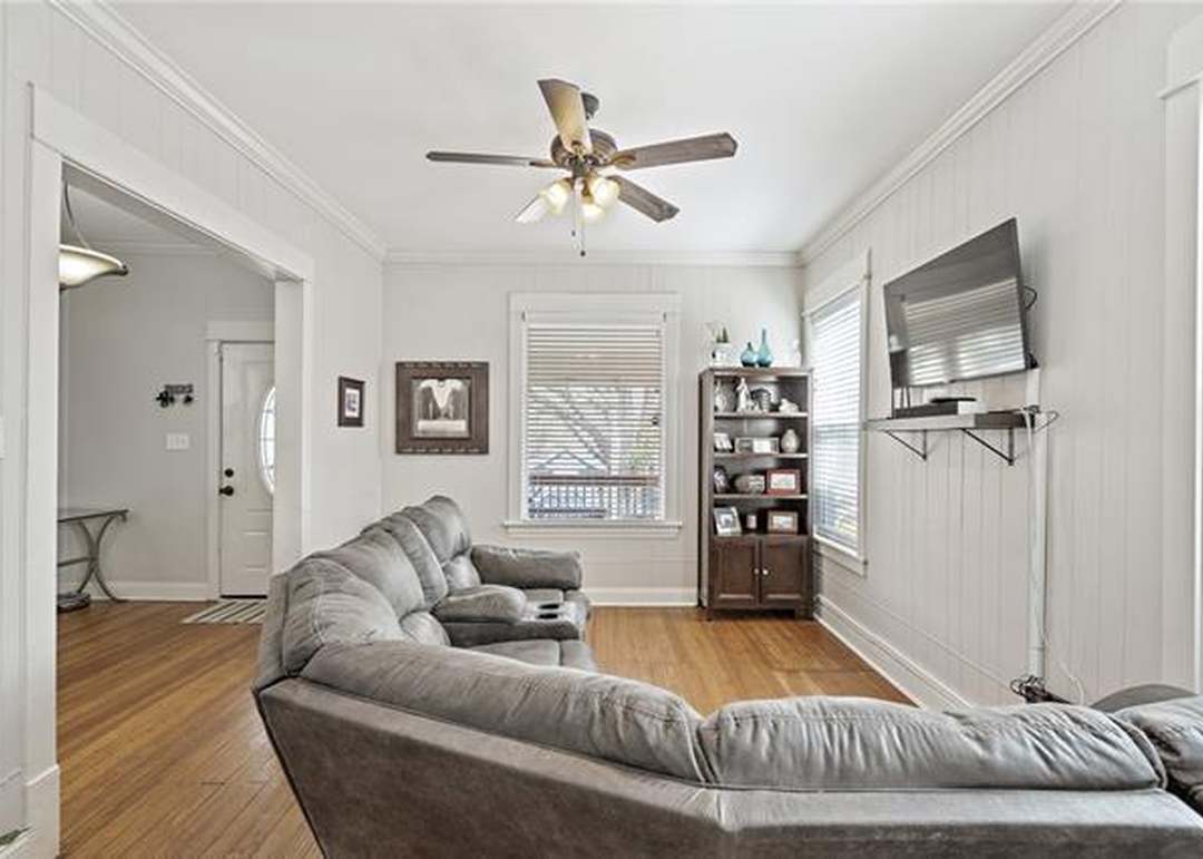 208 Jackson Avenue — photo 10