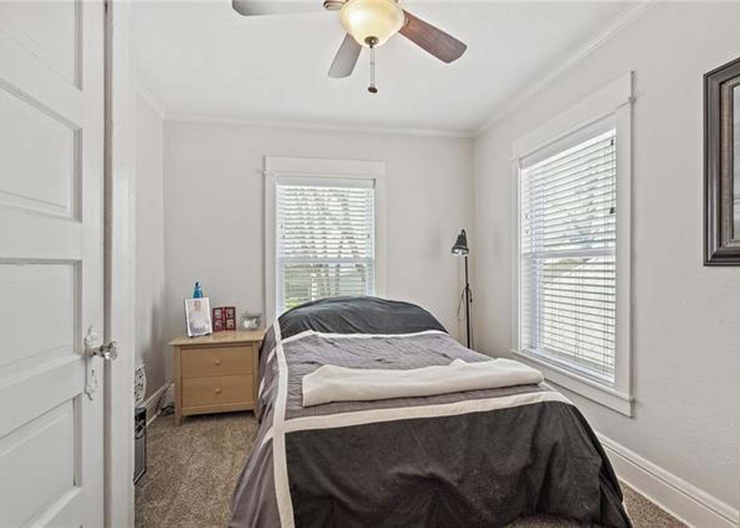 208 Jackson Avenue — photo 25